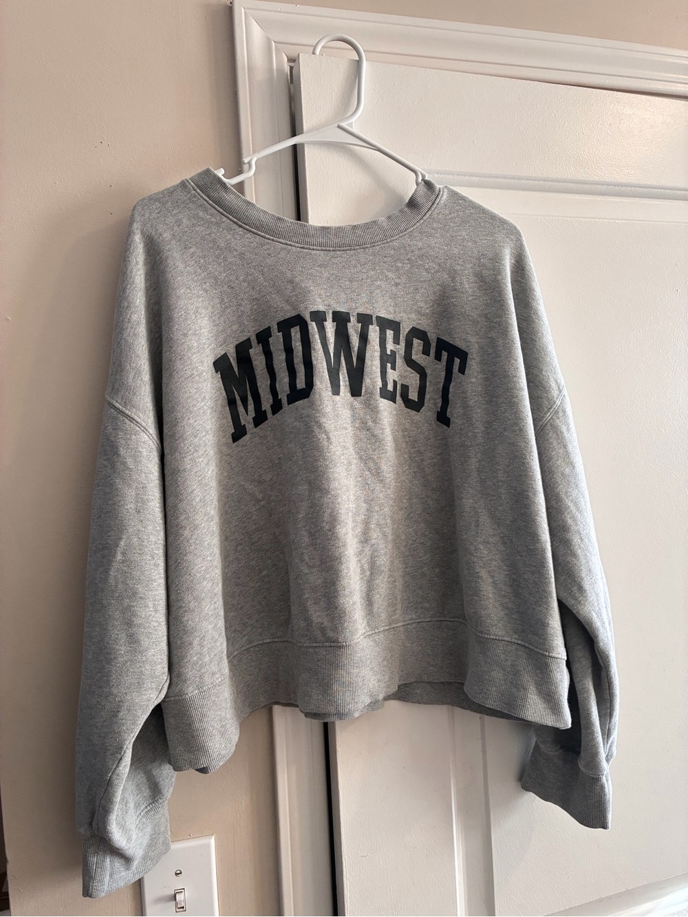 Old Navy Midwest Grey Cropped Crewneck Sweatshirt